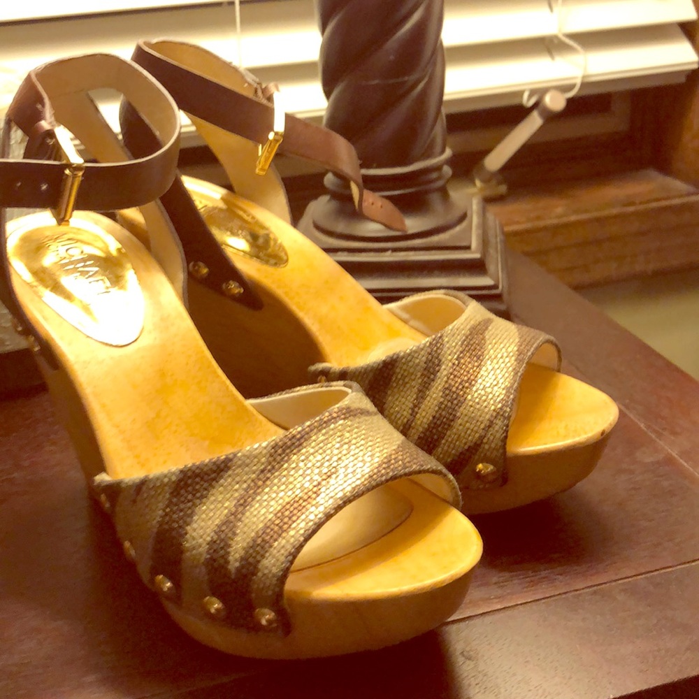 Sandals/ heels
